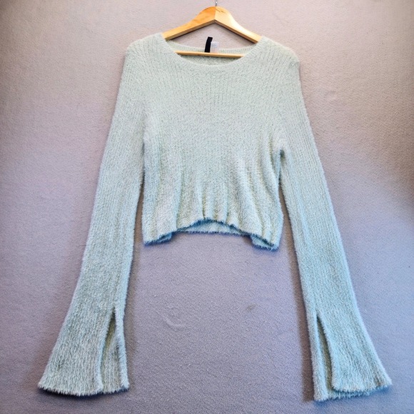 H&M Divided Sweaters - H&M Divided Fuzzy Eyelash Knit Cropped Sweater Mint Green Split Flare Cuff XL